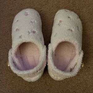 Hollister croc clab. Size 9